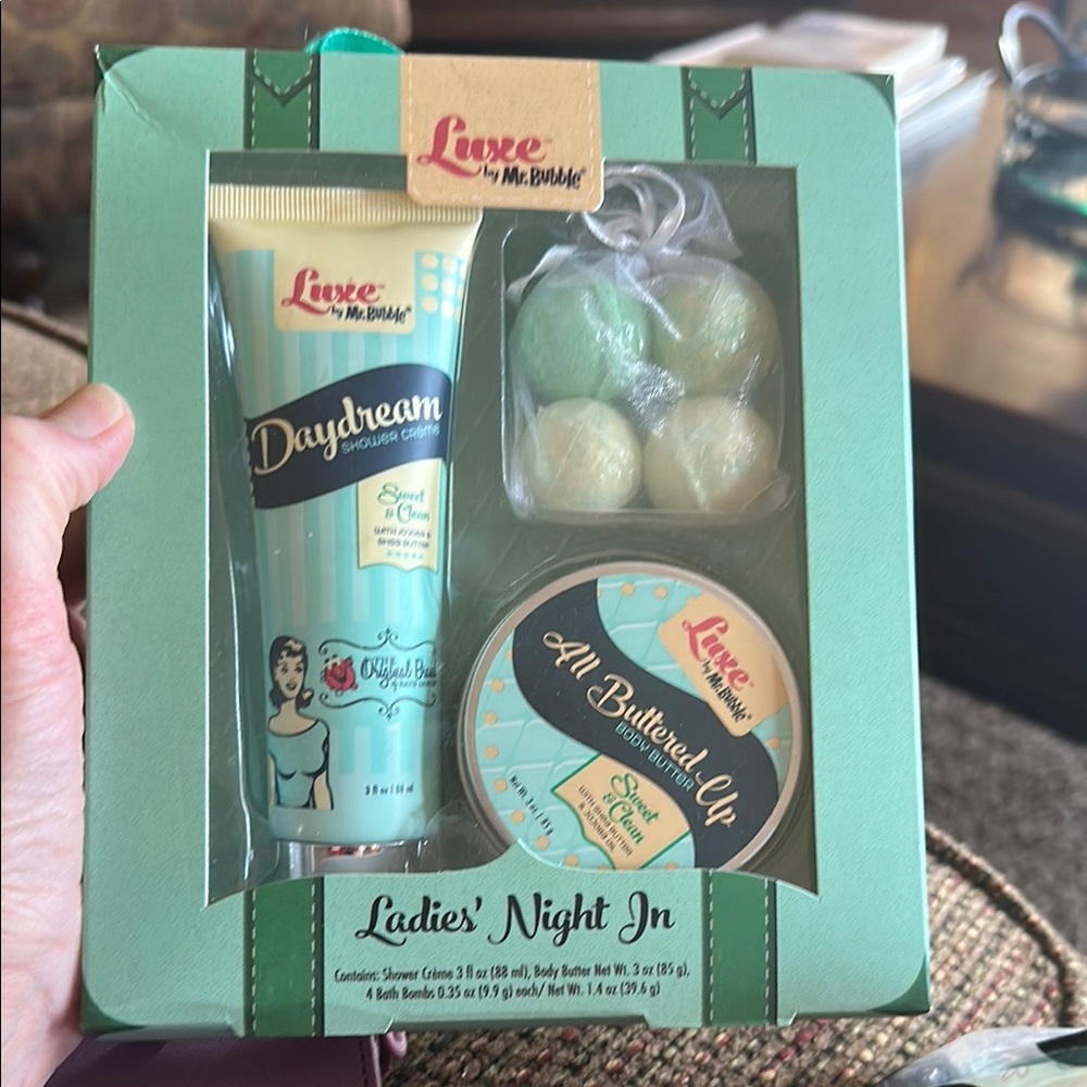 Ladies' Night In Bath Set - Sweet and Clean by Luxe Mr Bubbles. New in Box